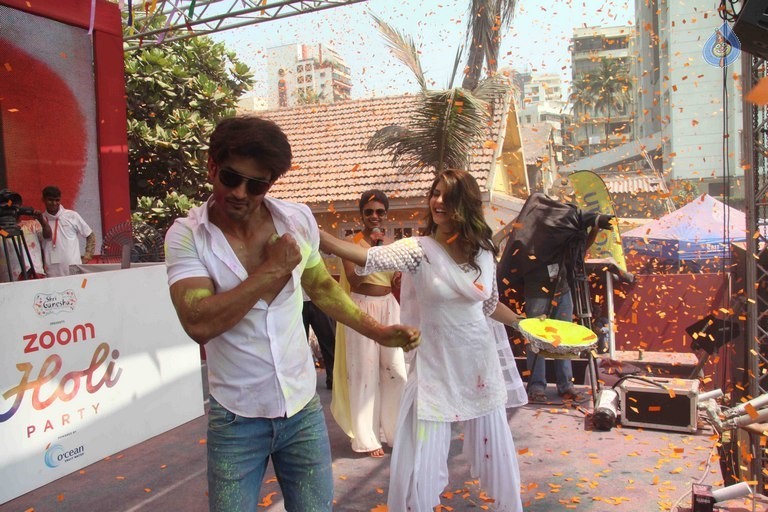 Celebrities at ZOOM Holi 2016 - 6 / 65 photos