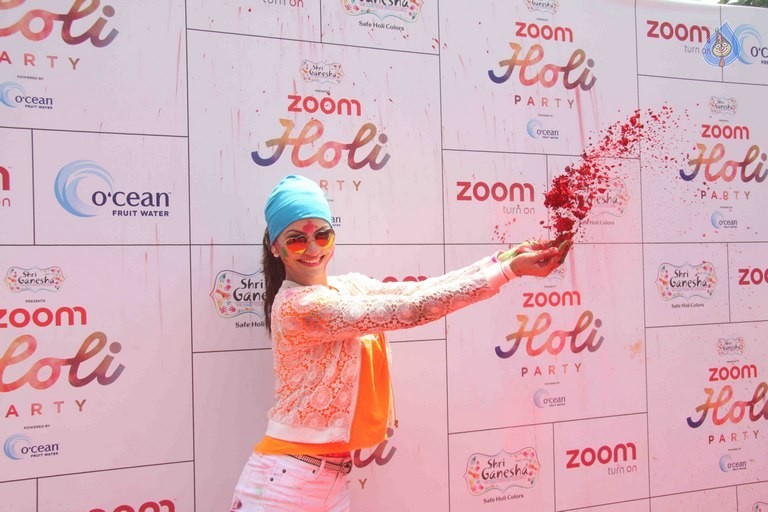 Celebrities at ZOOM Holi 2016 - 65 / 65 photos