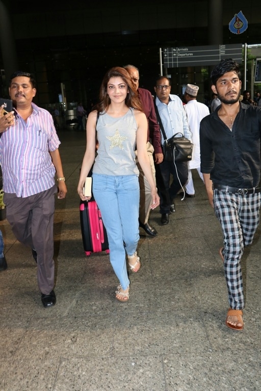 Celebrities Spotted at Airport - 40 / 42 photos