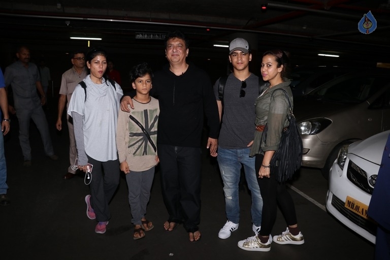 Celebrities Spotted at Airport  - 54 / 56 photos