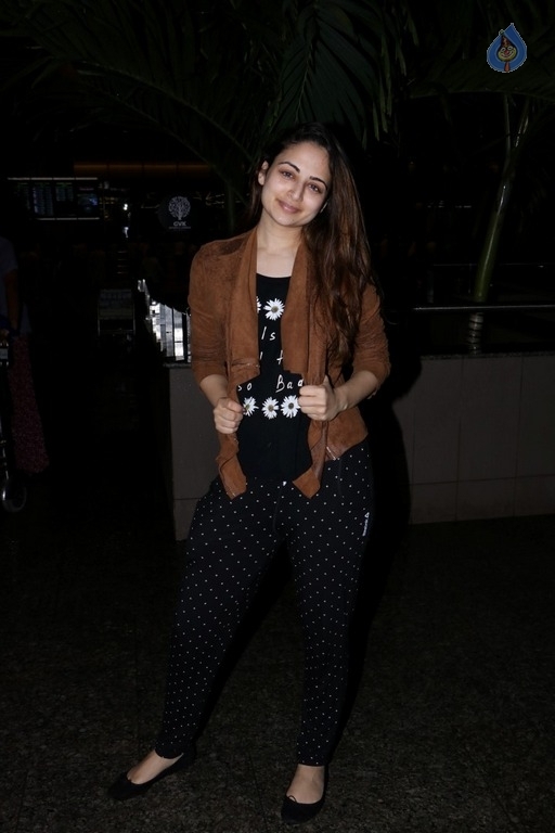 Celebrities Spotted at Airport Returns From IIFA - 23 / 84 photos