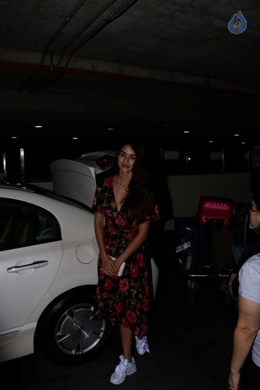 Celebrities Spotted at Airport Returns From IIFA - 41 / 84 photos