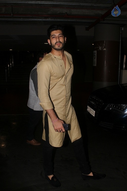 Celebrities Spotted at Airport Returns From IIFA - 44 / 84 photos