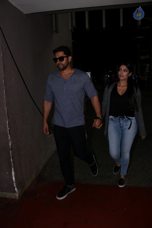 Celebrities Spotted at Airport Returns From IIFA - 47 / 84 photos