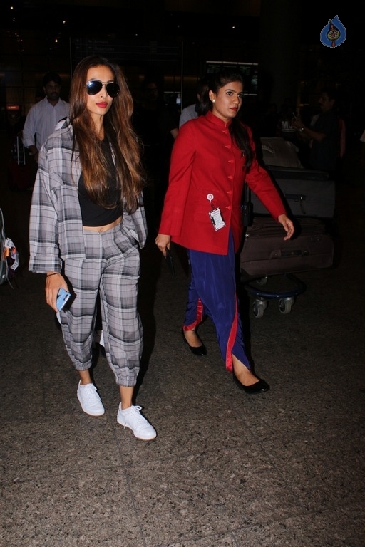 Celebrities Spotted at Airport Returns From IIFA - 83 / 84 photos