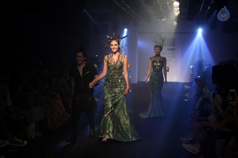 Celebrities Walk the Ramp at LFW 2016 Summer Resort 1 - 2 / 63 photos