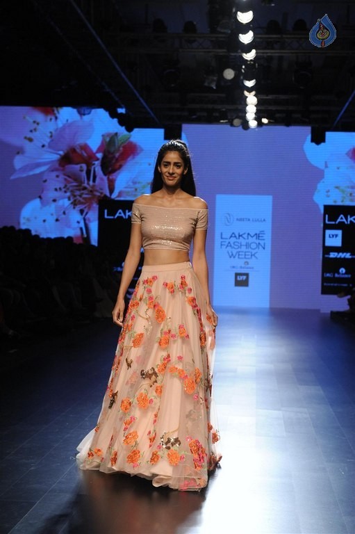 Celebrities Walk the Ramp at LFW 2016 Summer Resort 1 - 5 / 63 photos
