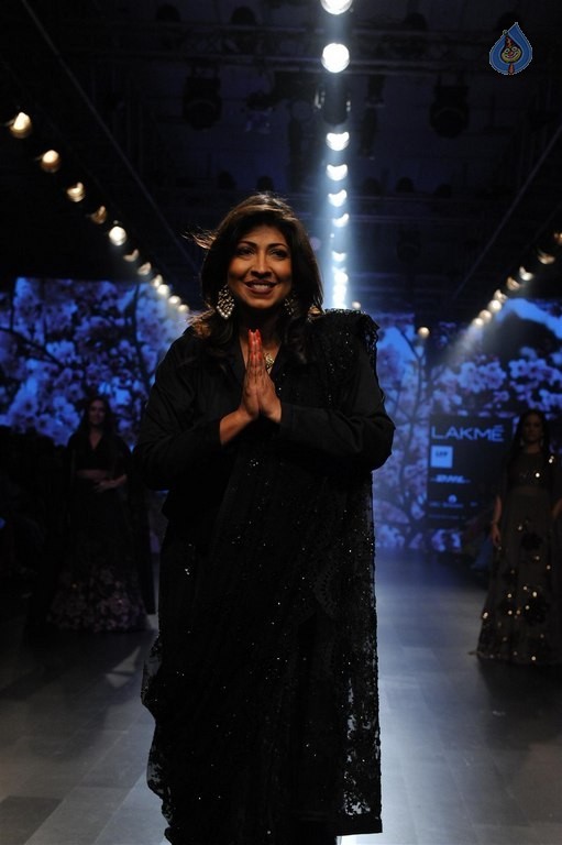 Celebrities Walk the Ramp at LFW 2016 Summer Resort 1 - 6 / 63 photos