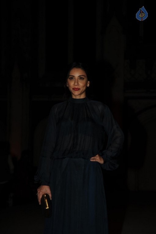 Celebrities Walk the Ramp at LFW 2016 Summer Resort 2 - 14 / 63 photos