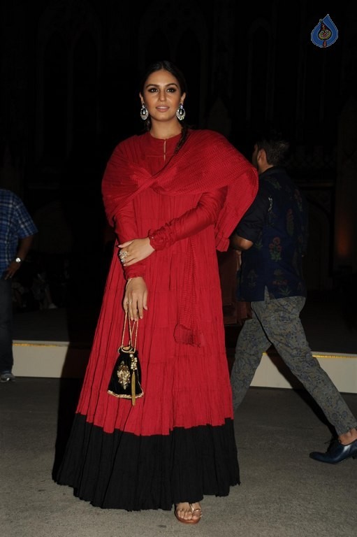 Celebrities Walk the Ramp at LFW 2016 Summer Resort 2 - 48 / 63 photos