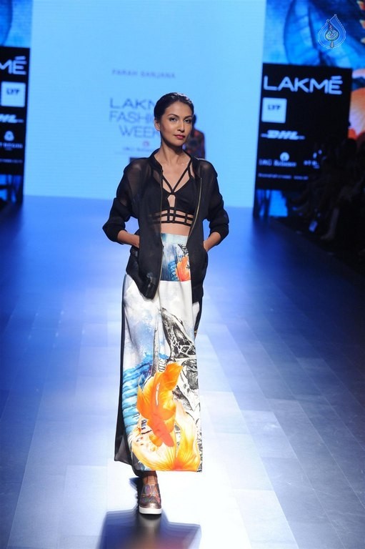 Celebrities Walks the Ramp at LFW 2016 - 11 / 60 photos