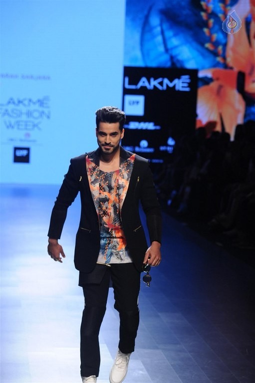 Celebrities Walks the Ramp at LFW 2016 - 26 / 60 photos