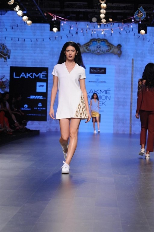 Celebrities Walks the Ramp at LFW 2016 - 45 / 60 photos
