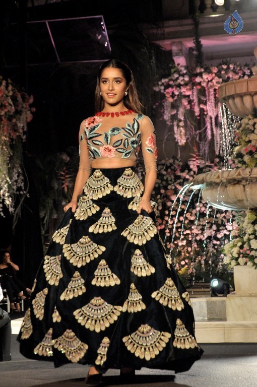 Celebrities Walks the Ramp at LFW Winter Festive 2016 - 42 / 63 photos