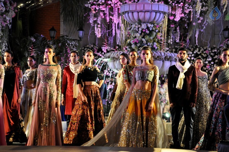 Celebrities Walks the Ramp at LFW Winter Festive 2016 - 47 / 63 photos