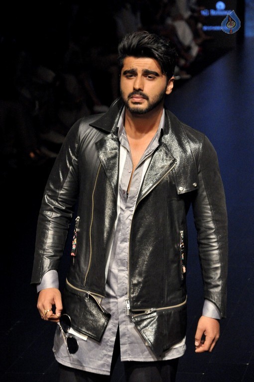 Celebrities Walks the Ramp at LFW Winter Festive 2016 - 59 / 63 photos