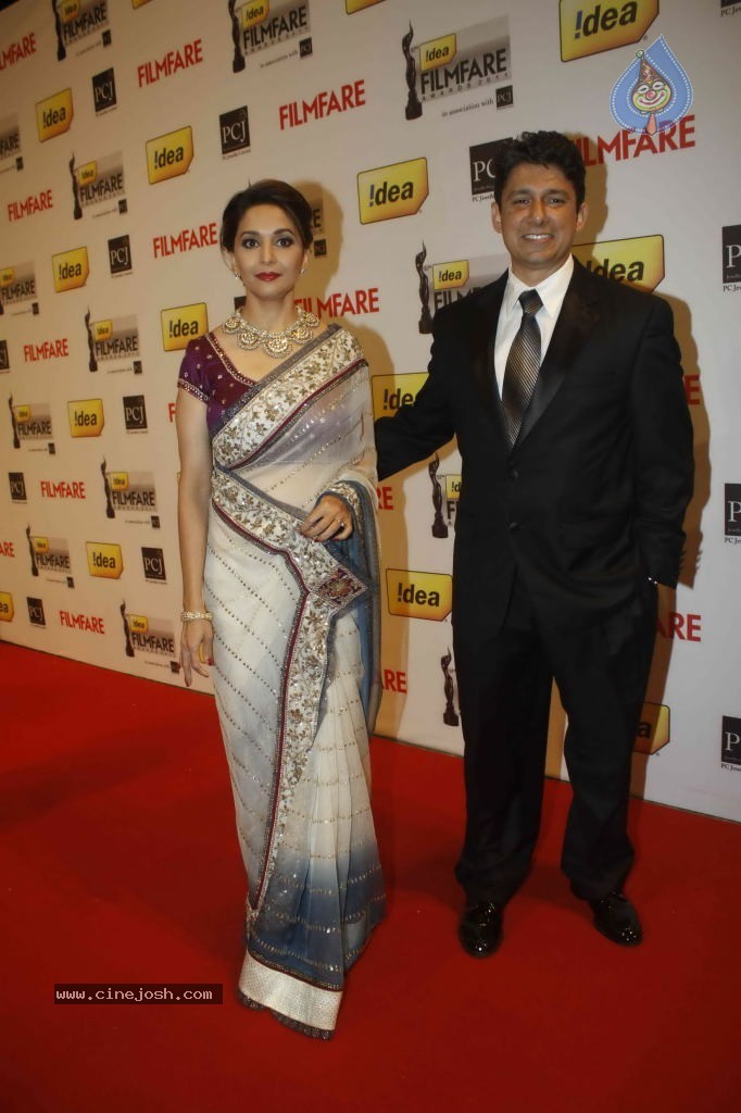 Celebs at 57th Idea Filmfare Awards 2011 - 73 / 137 photos