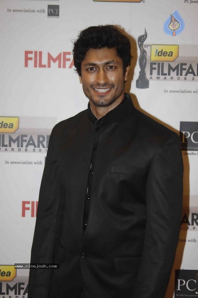 Celebs at 57th Idea Filmfare Awards 2011 - 122 / 137 photos