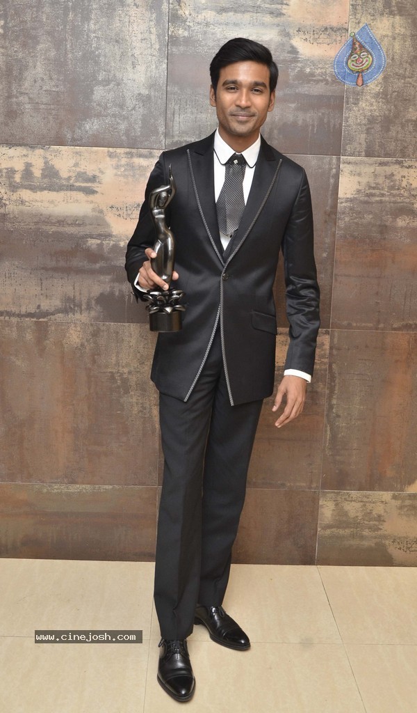 Celebs at 59th IDEA Filmfare Awards Red Carpet - 26 / 90 photos