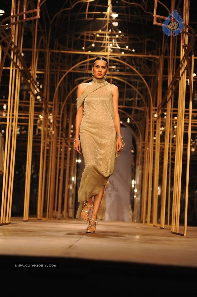 Celebs at Aamby Valley India Bridal Fashion Week - 6 / 96 photos