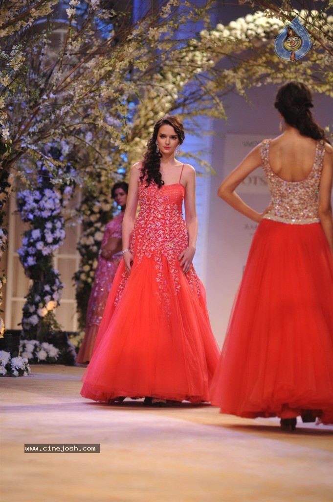 Celebs at Aamby Valley India Bridal Fashion Week - 18 / 96 photos