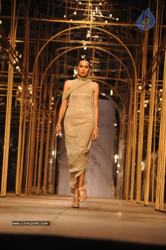 Celebs at Aamby Valley India Bridal Fashion Week - 24 / 96 photos