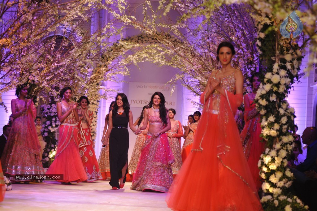 Celebs at Aamby Valley India Bridal Fashion Week - 29 / 96 photos