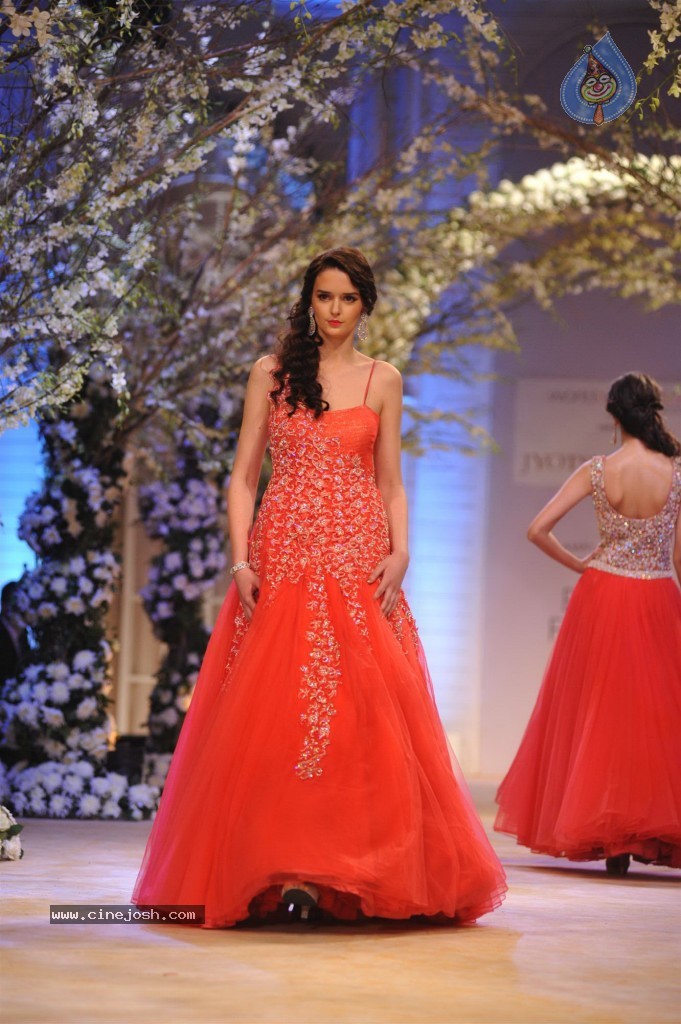 Celebs at Aamby Valley India Bridal Fashion Week - 56 / 96 photos