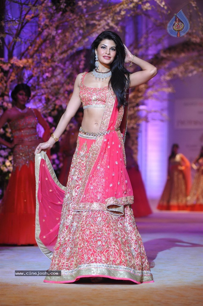 Celebs at Aamby Valley India Bridal Fashion Week - 74 / 96 photos