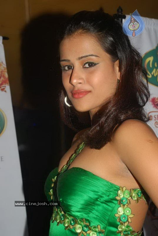 Celebs at Aamby Valley India Bridal Week day 5 - 99 / 133 photos