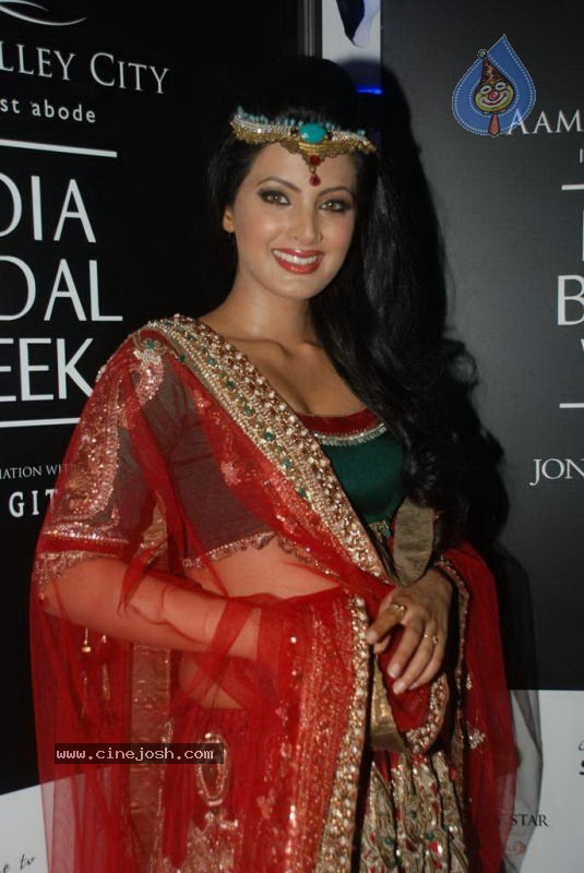 Celebs at Aamby Valley India Bridal Week day 5 - 114 / 133 photos
