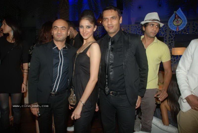 Celebs at Aamby Valley India Bridal Week day 5 - 123 / 133 photos