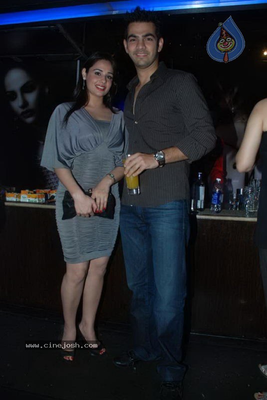 Celebs at Aamby Valley India Bridal Week day 5 - 126 / 133 photos