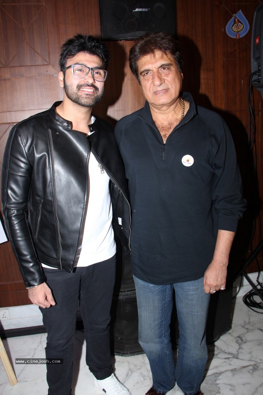 Celebs at Aarya Babbar Book Launch - 32 / 47 photos