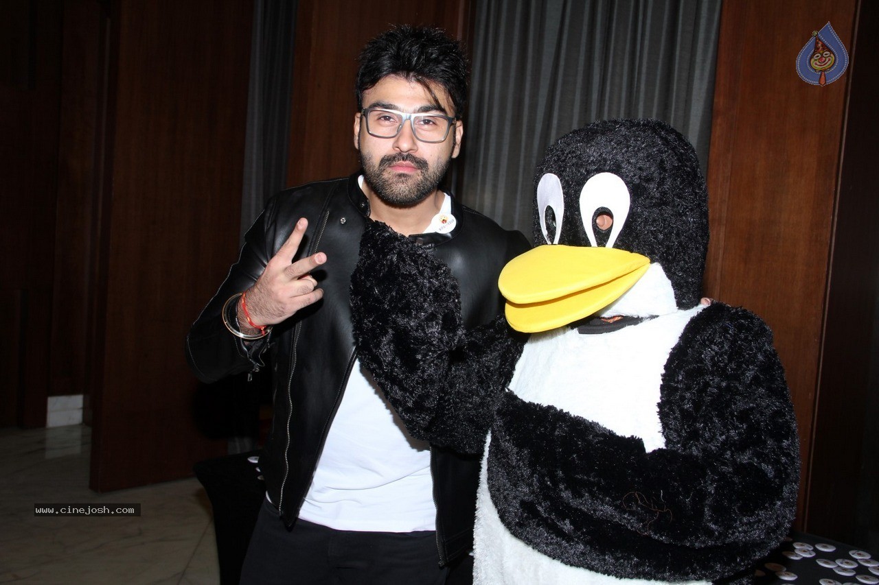 Celebs at Aarya Babbar Book Launch - 41 / 47 photos