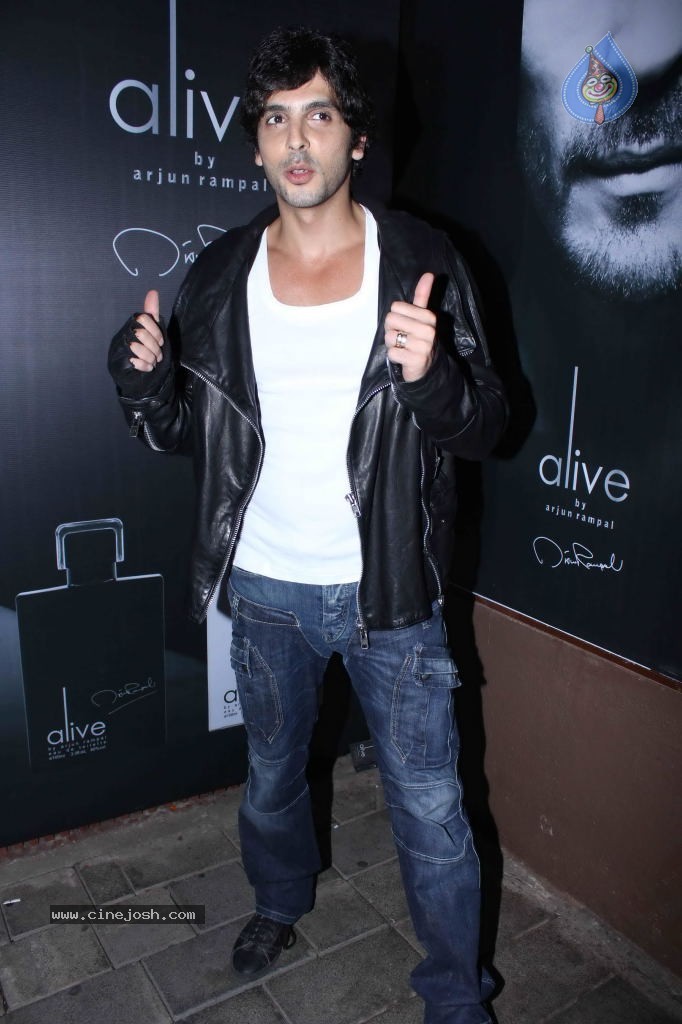 Celebs at Alive Perfume PM and Party - 112 / 138 photos