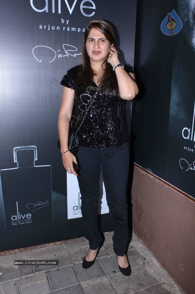 Celebs at Alive Perfume PM and Party - 115 / 138 photos