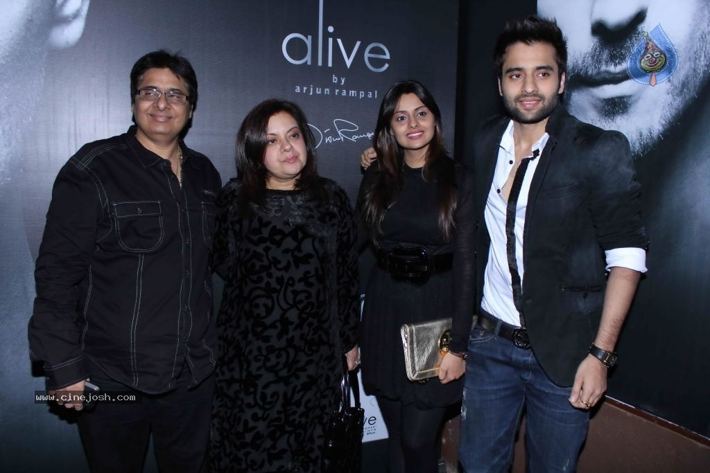 Celebs at Alive Perfume PM and Party - 123 / 138 photos