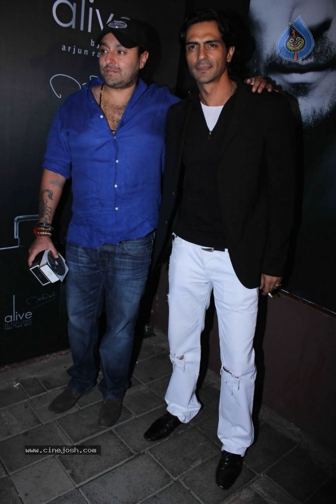 Celebs at Alive Perfume PM and Party - 124 / 138 photos