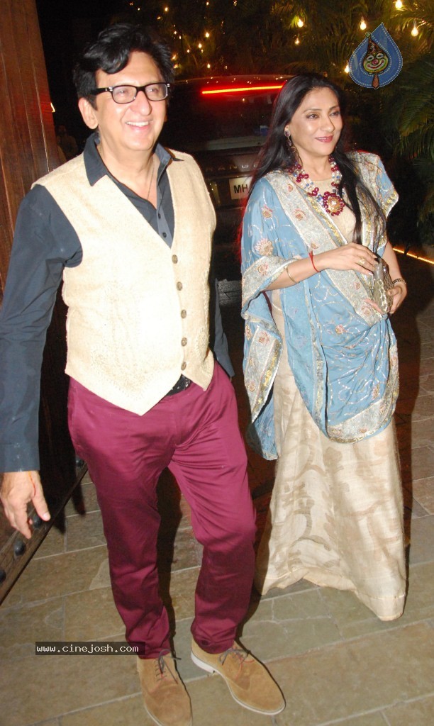 Celebs at Amitabh Family Diwali Bash - 2 / 36 photos