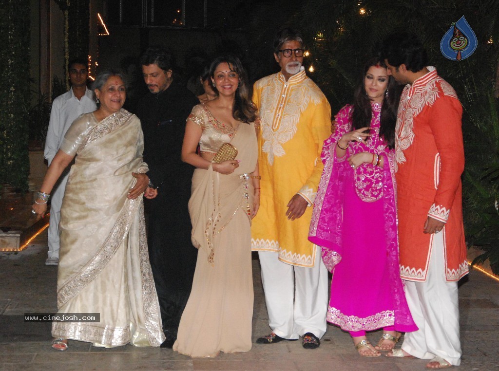 Celebs at Amitabh Family Diwali Bash - 30 / 36 photos
