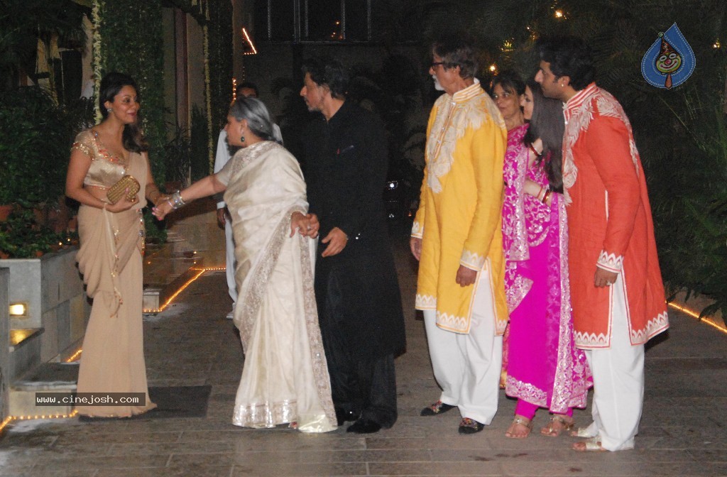 Celebs at Amitabh Family Diwali Bash - 34 / 36 photos