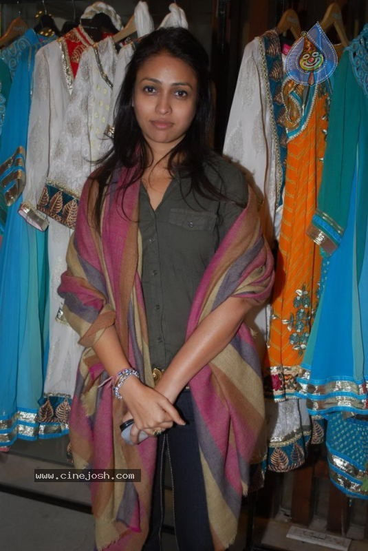 Celebs at Araaish Spring Summer Shopping Bonanza - 20 / 49 photos