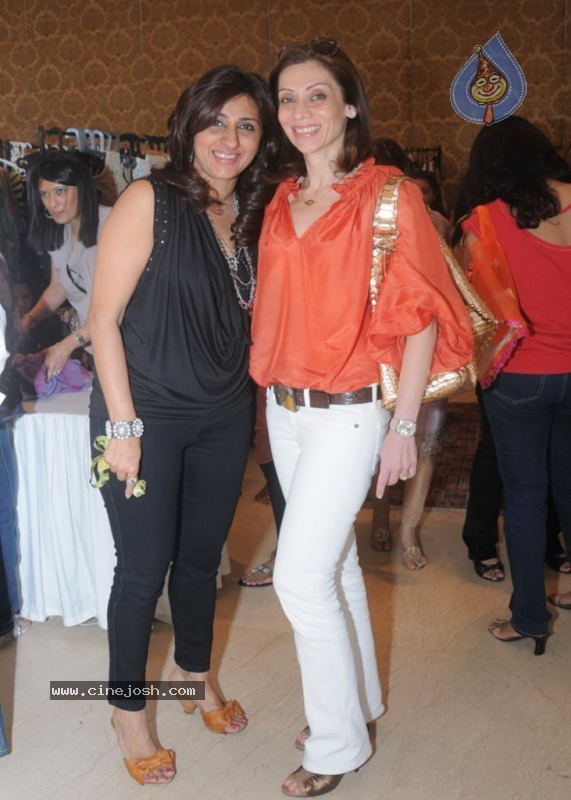 Celebs at Araaish Spring Summer Shopping Bonanza - 21 / 49 photos