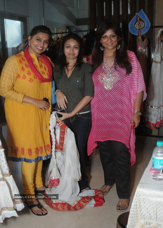 Celebs at Araaish Spring Summer Shopping Bonanza - 24 / 49 photos