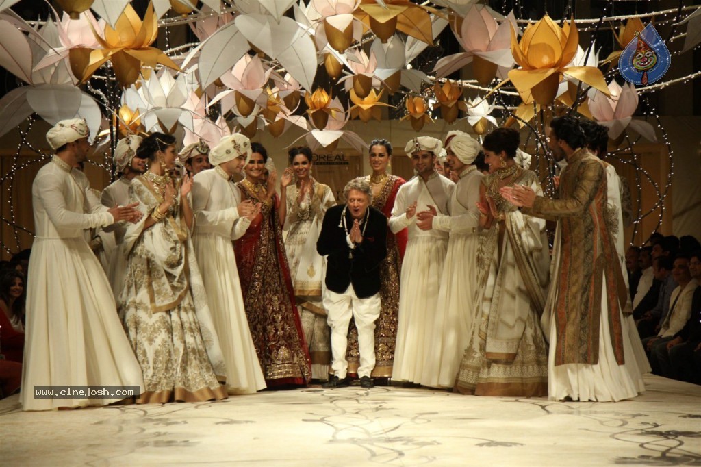 Celebs at AVIBW 2013 Grand Finale - 67 / 71 photos