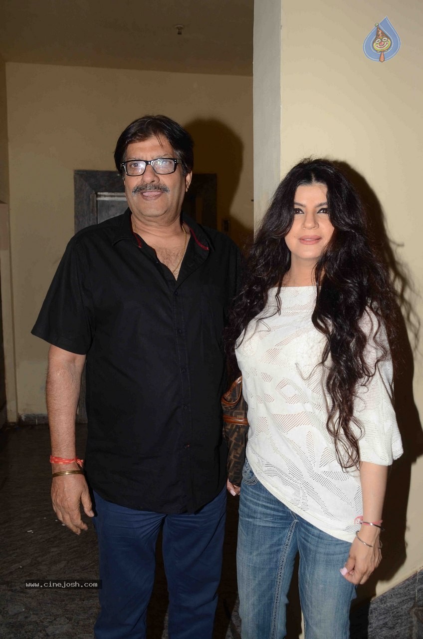 Celebs at Badlapur Special Show - 42 / 79 photos