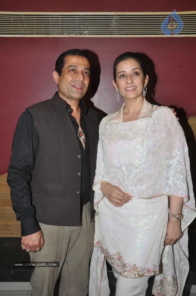 Celebs at Bhoot 3D Premiere Show - 6 / 56 photos