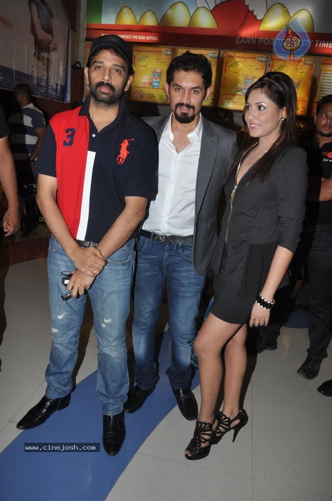 Celebs at Bhoot 3D Premiere Show - 9 / 56 photos