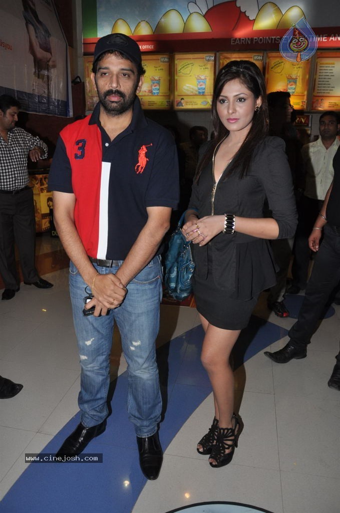 Celebs at Bhoot 3D Premiere Show - 10 / 56 photos